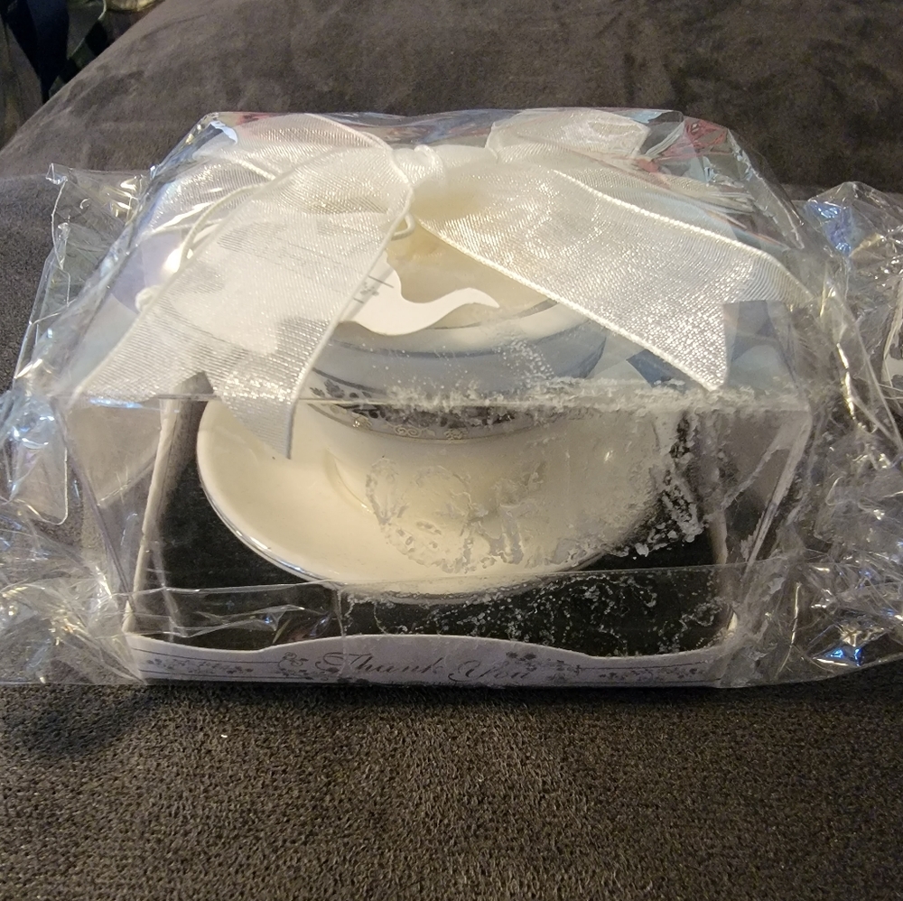 2 Mini Teacup and Saucers candles